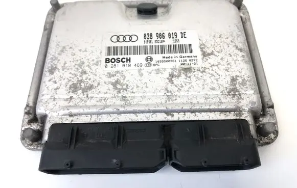 Audi A3 S3 8L Engine control unit/module 038906019DE 0281010469