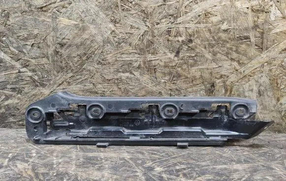 Volkswagen Touran I Front bumper mounting bracket 1TO807050