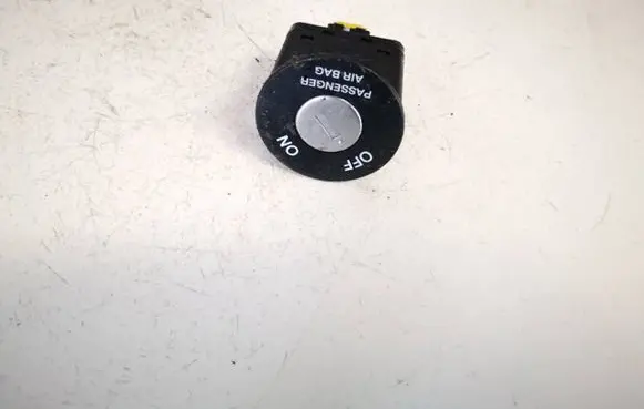 Passenger airbag on/off switch