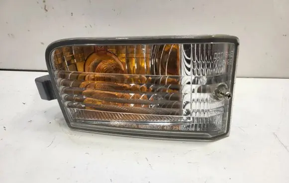 Toyota RAV 4 (XA20) Front indicator light