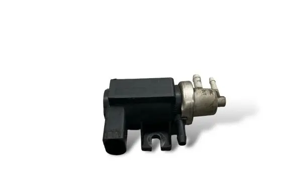 Volkswagen Touareg I Turbo solenoid valve 1J0906627A 72290325 05T122