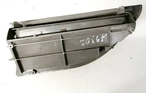 Glove box