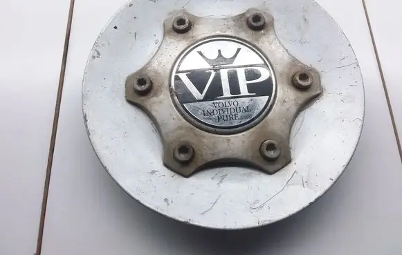 Volvo 240 Original wheel cap M570A