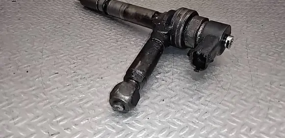 Opel Astra H Fuel injector 0445110175
