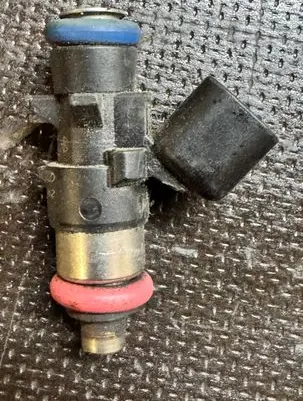 Jeep Grand Cherokee WL Fuel injector 0280158662 05281427AA