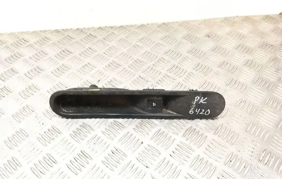 Renault Espace - Grand espace IV Electric window control switch 00012127 178M 220539C