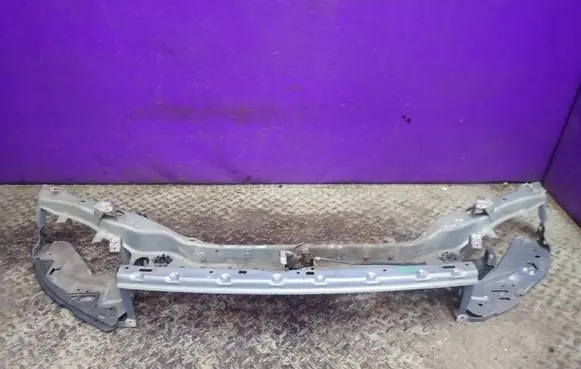 Volvo V50 Front bodywork piece 