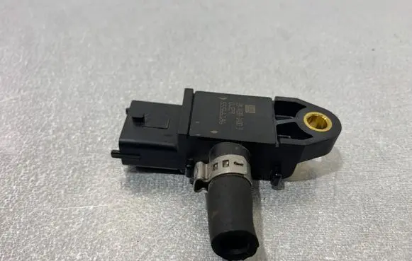 Opel Insignia A Exhaust gas pressure sensor 55566186