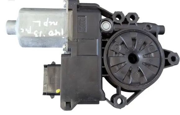 Hyundai i40 Front door window regulator motor 824503Z010 1137328730