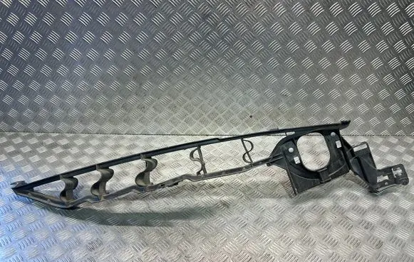 BMW X6 E71 Fender mounting bracket 7157990