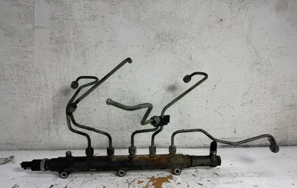 Volvo S60 Fuel main line pipe 8658252 0445215010 002734