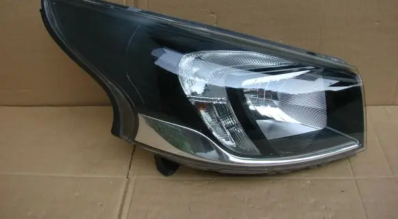 Opel Vivaro Headlight/headlamp 260104643R 1EE01156512 93461905