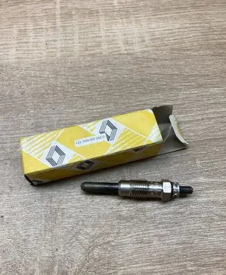 Renault Clio I Glow plug 7701029762