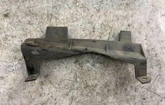 Volvo V70 Headlight/headlamp mounting bracket 89002985