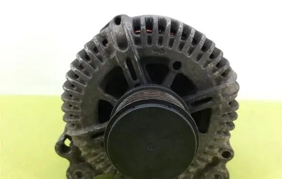 Volkswagen PASSAT B6 Generator/alternator 021903026L
