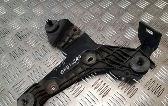 Volvo S80 Air filter cleaner box bracket assembly 30636575