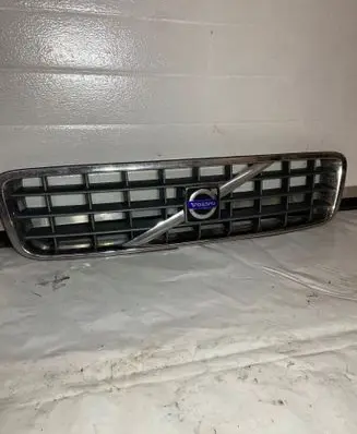 Volvo XC90 Front bumper upper radiator grill 30678980 R235B 30678983