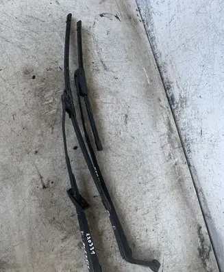 Toyota Avensis T250 Windshield/front glass wiper blade 
