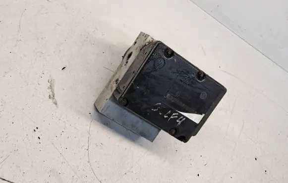 Volkswagen PASSAT B6 ABS Pump 1J0614217 1J0907379Q
