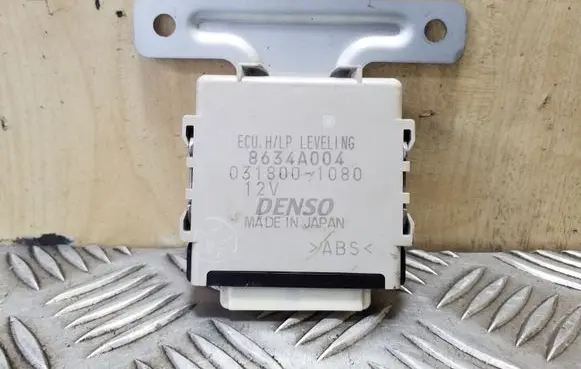 Mitsubishi Pajero Light module LCM 8634A004 0318001080
