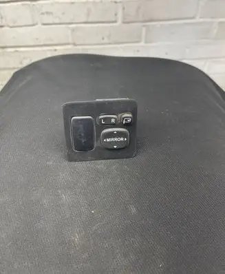 Toyota Auris E180 Wing mirror switch 5542248050