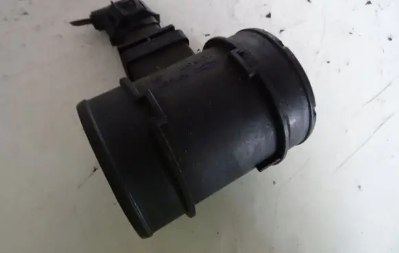 Suzuki SX4 Mass air flow meter 0281002618