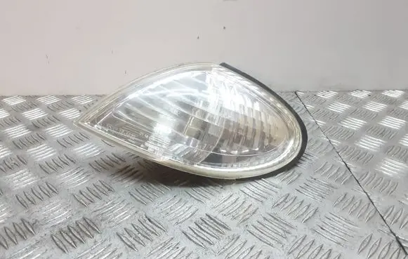 Nissan Almera N16 Front indicator light