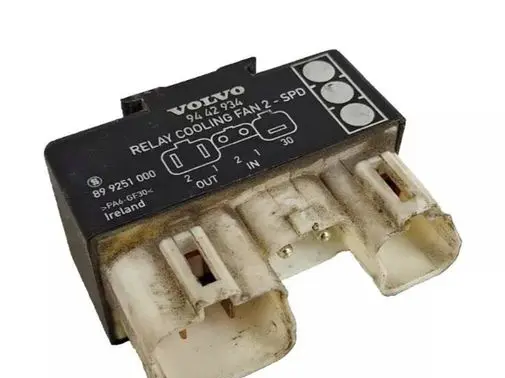 Volvo S70 V70 V70 XC Coolant fan relay 9442934