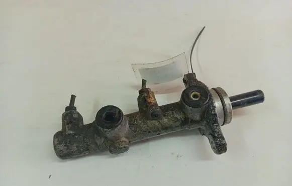 Hyundai i30 Master brake cylinder