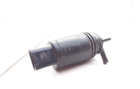 BMW 5 E39 Windscreen/windshield washer pump 67128377612