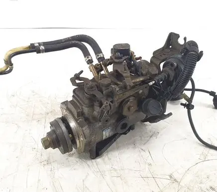 Volkswagen Polo III 6N 6N2 6NF Fuel injection high pressure pump 028130109B