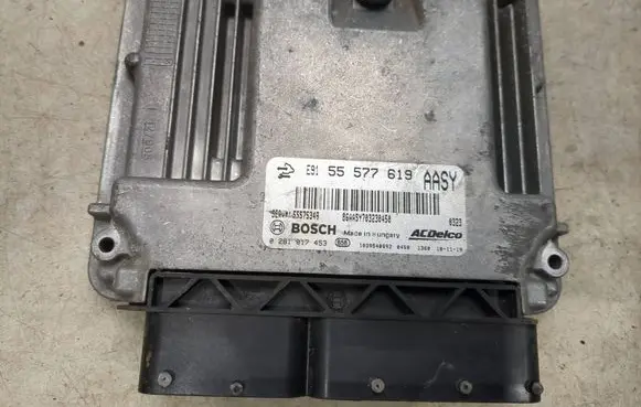 Opel Insignia A Engine control unit/module 55577619 55575349 0281017453