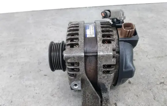 Toyota Avensis T250 Generator/alternator 2706027090