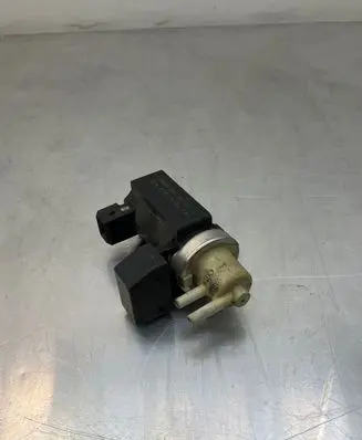 BMW 5 E60 E61 Turbo solenoid valve 7595374