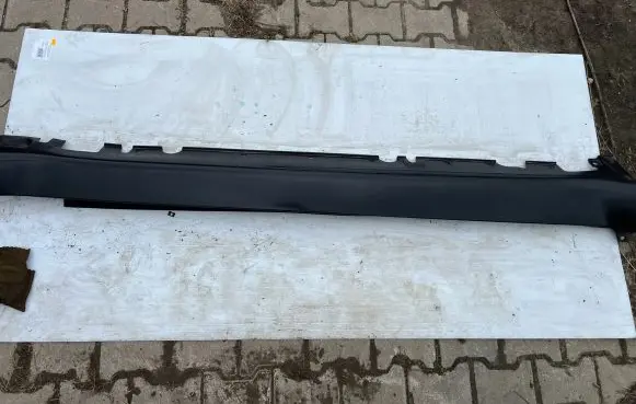 BMW X5 E70 Sill 8038290