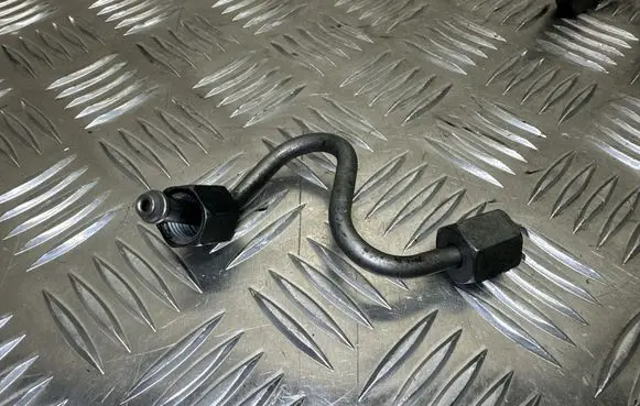 Mercedes-Benz C W205 Fuel injector supply line/pipe 