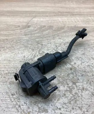 Volkswagen PASSAT B5.5 Turbo solenoid valve 1J0906283C