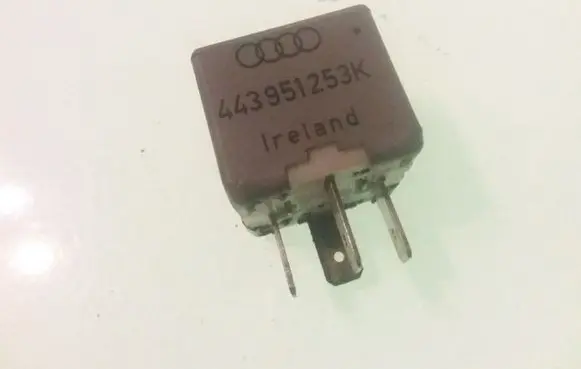 Audi A6 S6 C4 4A Other relay 443951253K