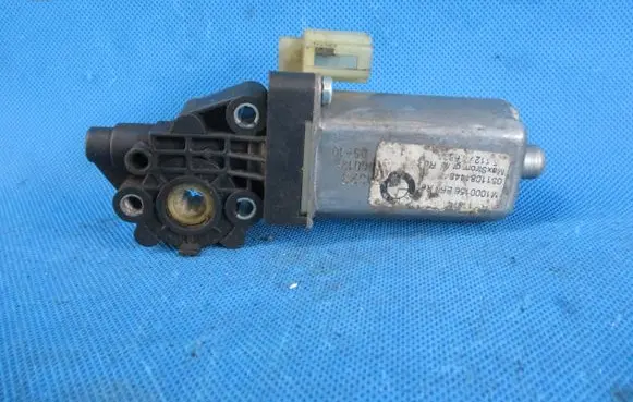 BMW 7 E65 E66 Front wiper linkage and motor 0390201997