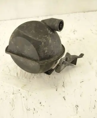 Vacuum air tank