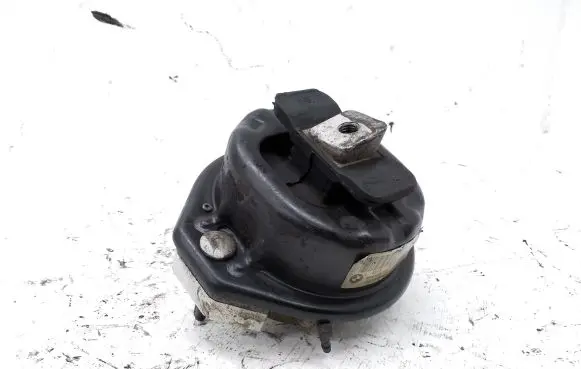 BMW 7 E65 E66 Engine mount bracket 6771918 29042006 68623513
