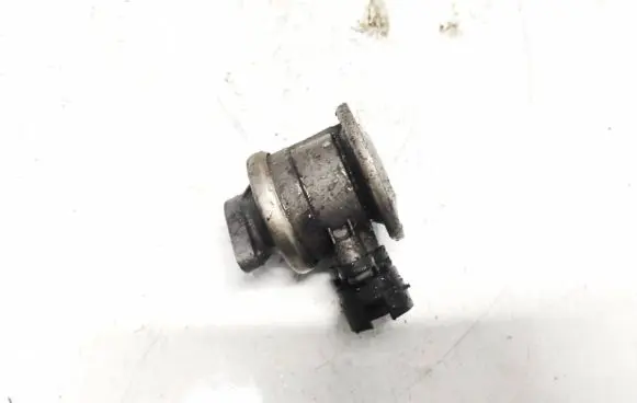 Volkswagen New Beetle EGR valve 037131351c