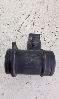 Volkswagen PASSAT B5 Mass air flow meter 0281002216