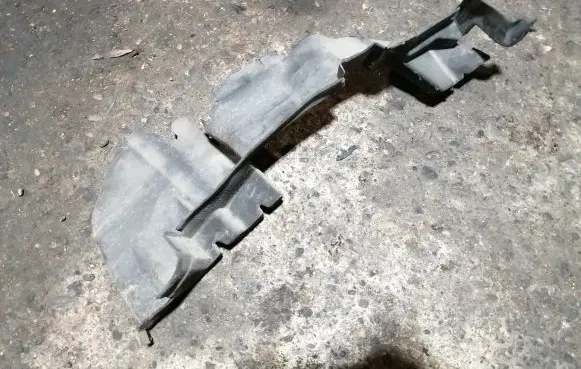 Intercooler air guide/duct channel