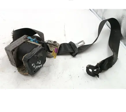 Volkswagen Golf IV Front seatbelt 33009583A