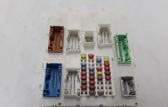 Volvo V40 Fuse module 31412887