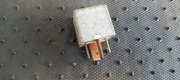 Volkswagen Transporter - Caravelle T4 Other relay 191937503 22204007