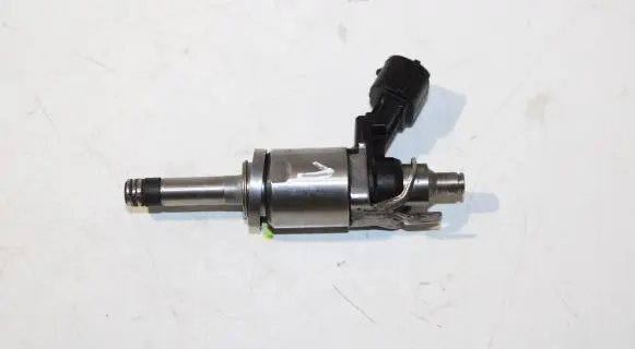 Renault Megane III Fuel injector H8201141604 4350R0060