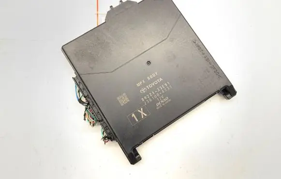 Toyota Camry VIII XV70 Other control units/modules 89221-33E91