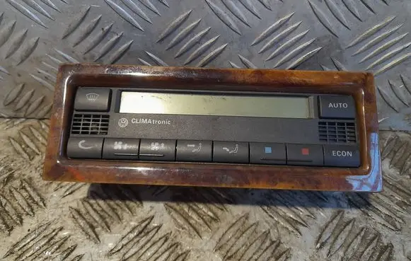 Volkswagen PASSAT B5.5 Climate control unit